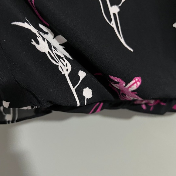 Alfani Black Pink dark Floral Bell Sleeve Blouse Medium flowy romantic dressy - Picture 2 of 9